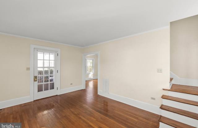 675 BERRYVILLE Avenue