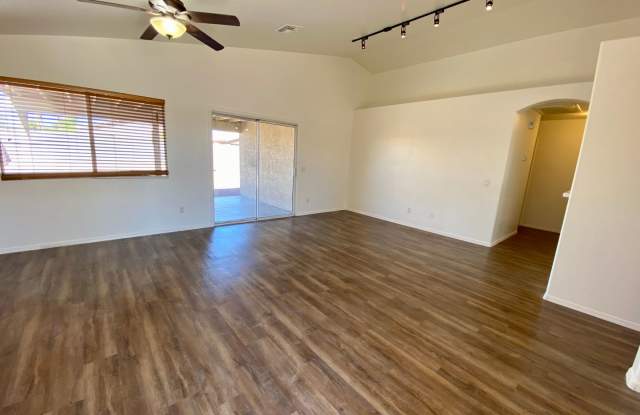 MOVE IN SPECIAL 3 Bed 2 Bath Corner Lot