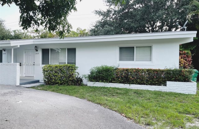 11424 SW 81st Rd - 11424 Southwest 81st Road, Pinecrest, FL 33156