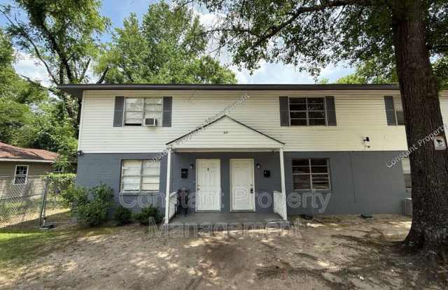929 Magnolia Dr.