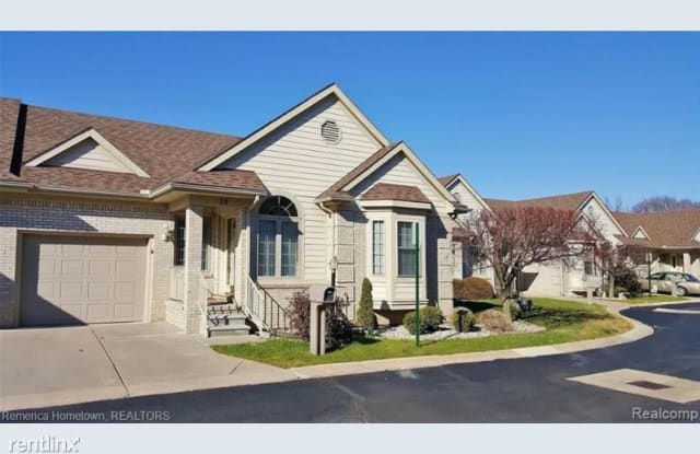 39 Hickory Ct - 39 Hickory Court, Dearborn Heights, MI 48127