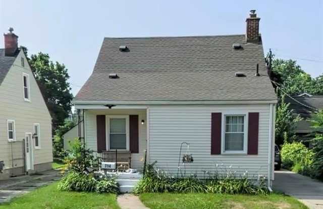 Photo of 714 E 12 Mile Road