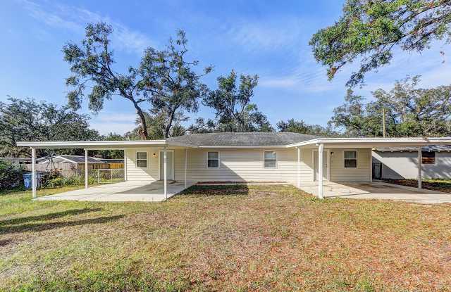 2 Bed/ 1 Bath Seffner Duplex For Lease