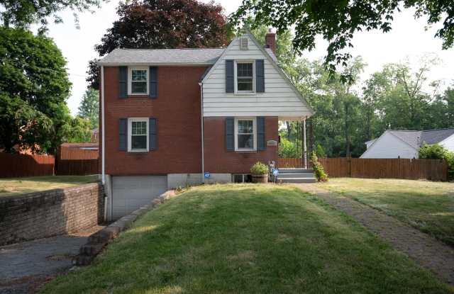 1104 Shadycrest Drive