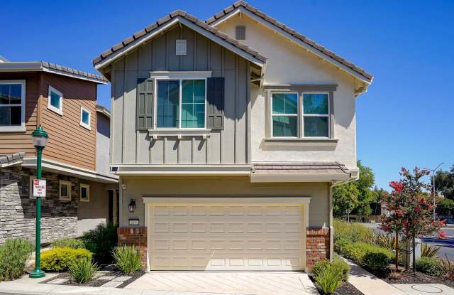 3893 Villa Vista Place
