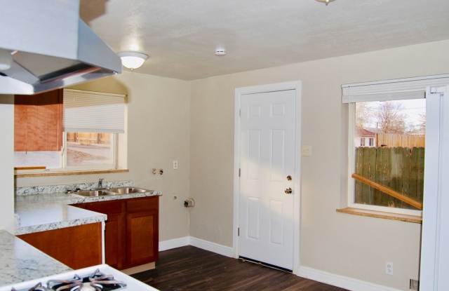 Photo of Updated 3Bedroom- In-Unit Laundry-$1,000 Move-In credit