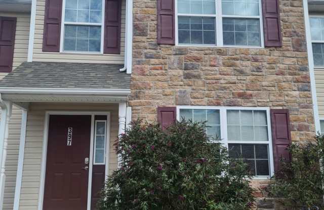 3 Bedroom 2 1/2 bath Townhome for Rent in Waynesboro