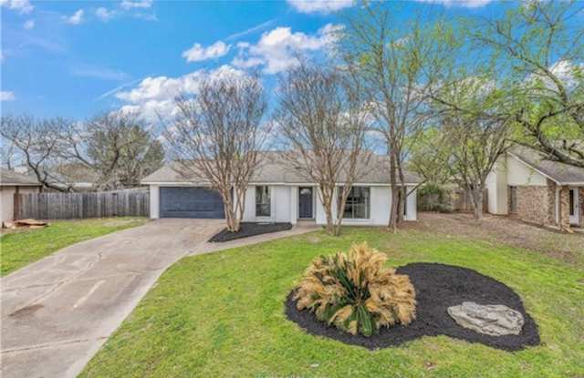 College Station - 3 bedroom - 2 bath house with garage and fenced back yard. photos photos