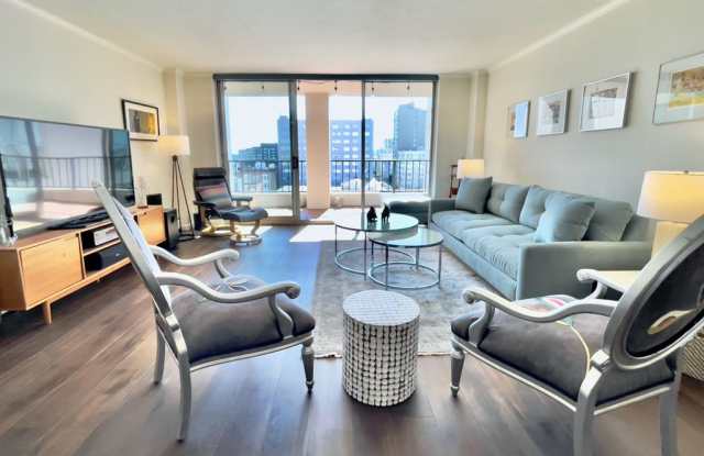 2040 Franklin #1105