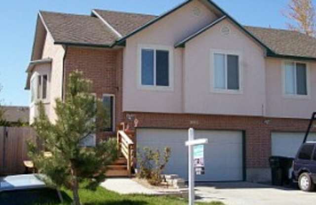 3935 W. Crown Ave. - 3935