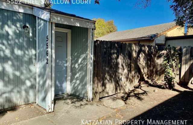 5562 Tree Swallow Court