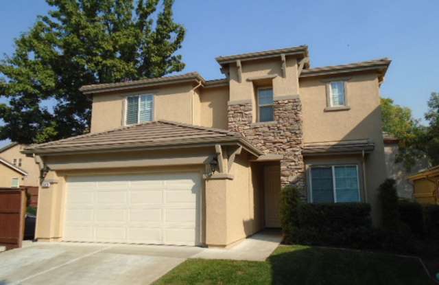 BEAUTIFUL WHITNEY OAKS HOME WITH 3+ BEDROOMS, 3 FULL BATHS, & 2 CAR GARAGE!