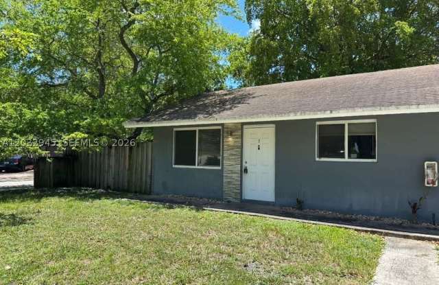 647 NW 3rd Ave