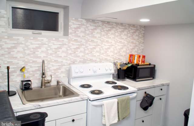 6525 KENOVA Street unit: Basement