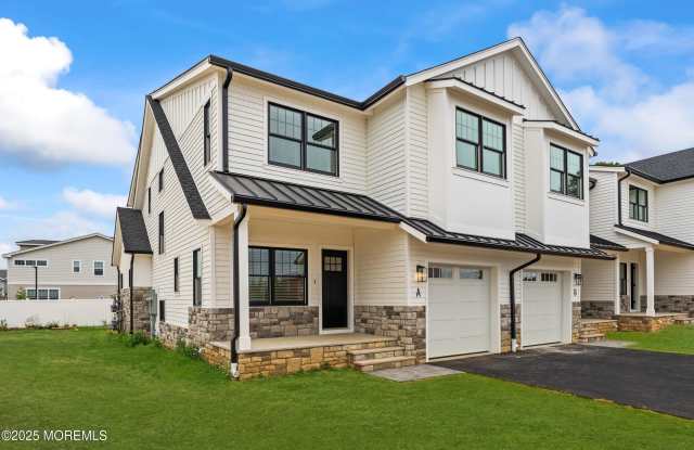 215 Brighton Avenue unit: C