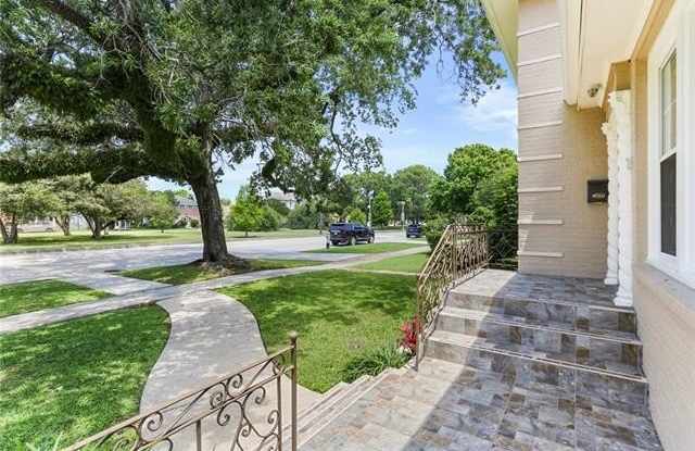 6141 CANAL Boulevard