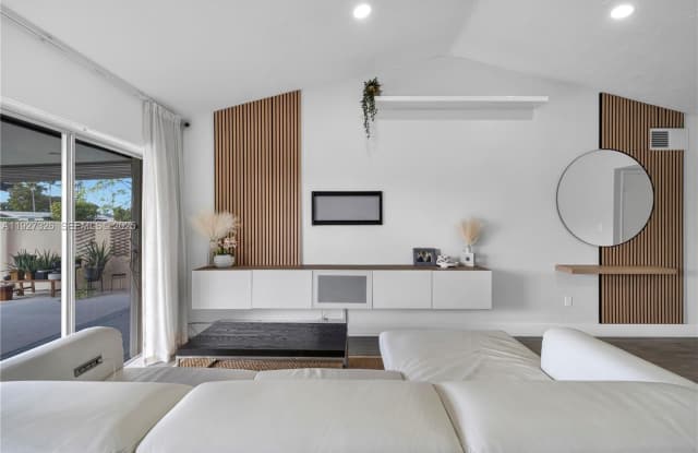 Photo of 11974 SW 110th St Cir S