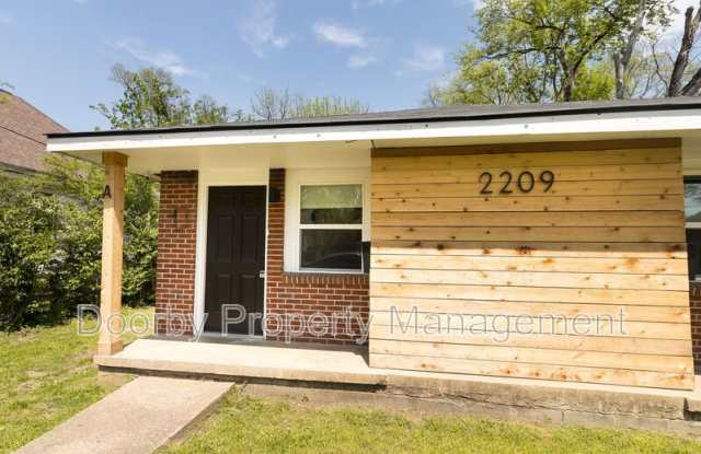 2209 Chamberlain Ave