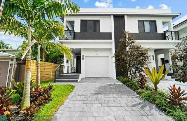 312 NE 14th Ave