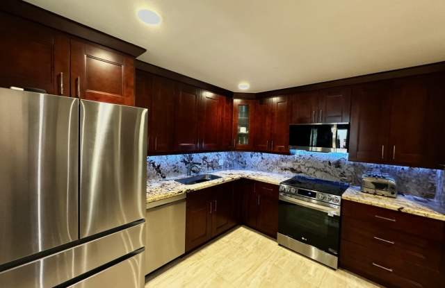5520 Coach House Circle