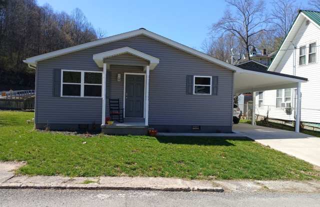 Photo of 2 bed, 1 bath house in Glenville, WV.