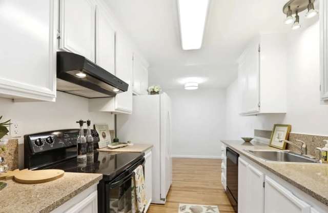 150 W Edith Ave Apt 13