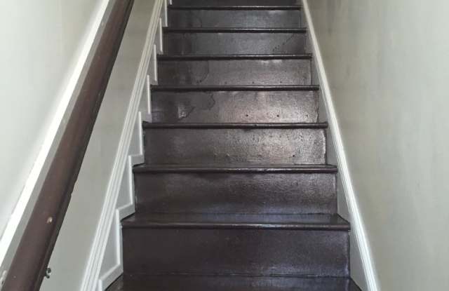 Photo of 2nd/3rd Floor 2 Bedroom West End of York City