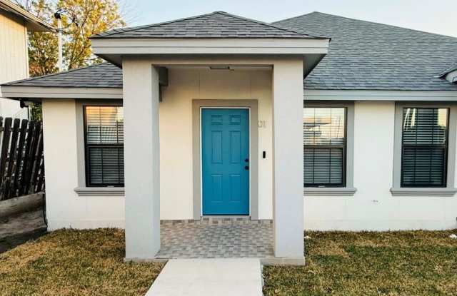 Photo of 1454 Garrison St