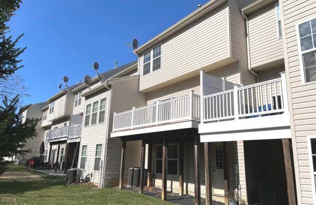 1084 HARMONY HILL Lane