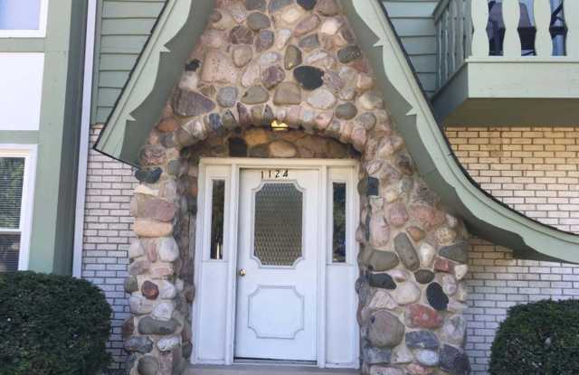 1124 Camellia Drive unit: 3