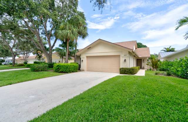 Luxurious 3 Bedroom Oasis with Pool and Beach Access AVAILABLE NOW!