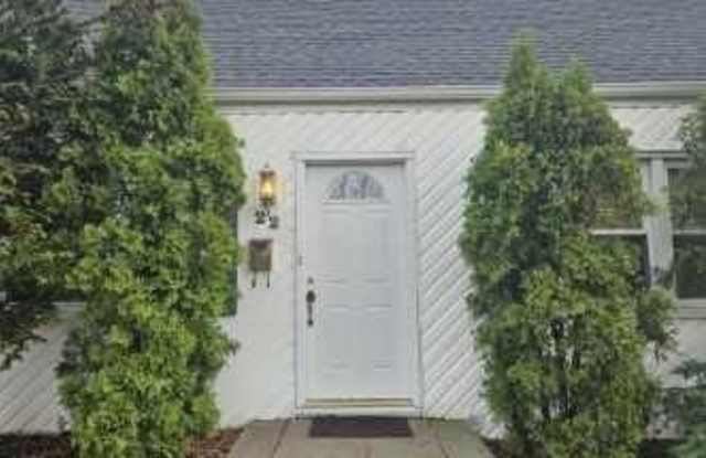 22 Cortelyou Street E