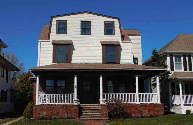 216 4th Avenue