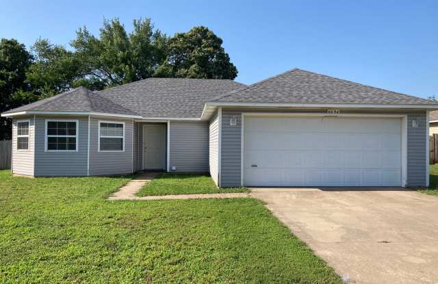 PRE-LEASING 3 Bedroom 2 Bath Extremely close to Wedington Exit !