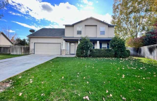 3137 Pudu | Bonus Room, HUGE Backyard, Spacious Kitchen!