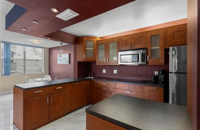 9440 W Bay Harbor Dr