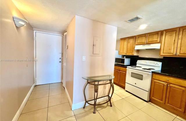 9915 W Okeechobee Rd