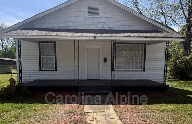 1108 Toms St