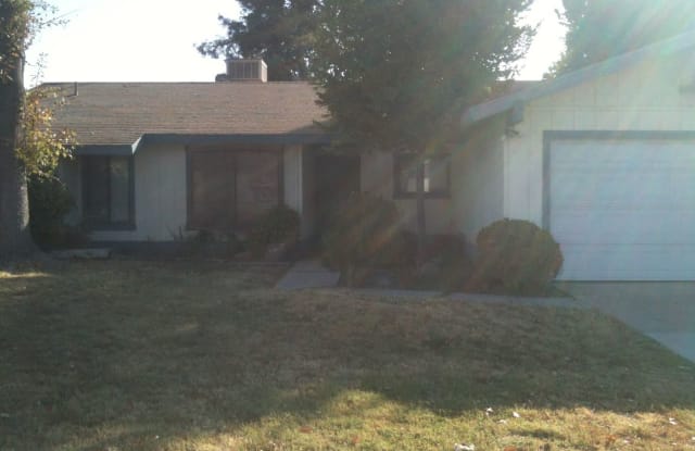 1036 S. Noyes - 1036 South Noyes Street, Visalia, CA 93277