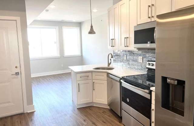 2425 FRANKFORD Avenue unit: 3