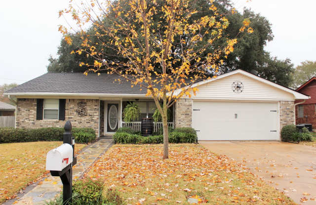 Photo of 1003 Oakridge