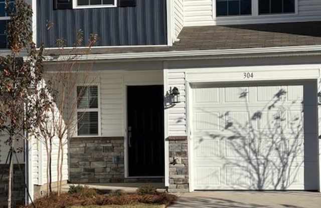 Photo of 304 Detroit Lane