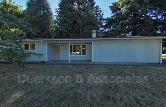 860 SE Lilly Rd