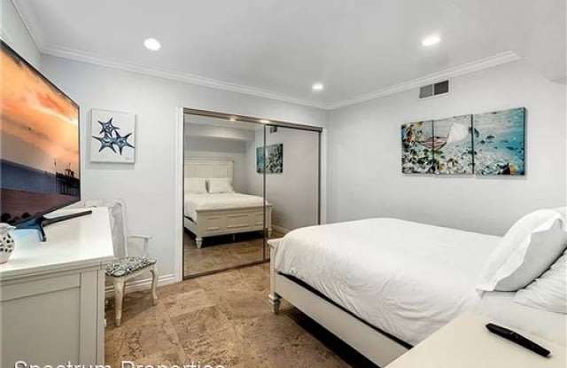 216 21st Street Unit E12