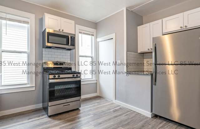 Photo of 914 Butterworth Street Southwest - 1