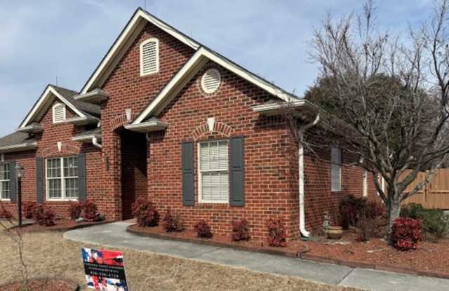 1107 Avenshire Circle