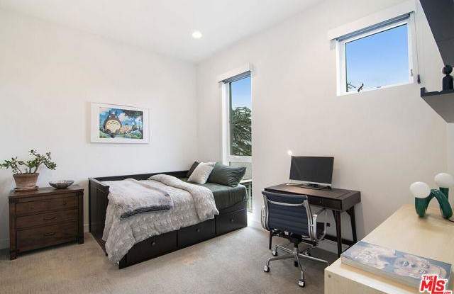 10909 1/2 Otsego Street