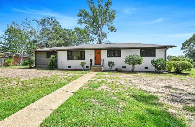 4 Br, 3 Bath