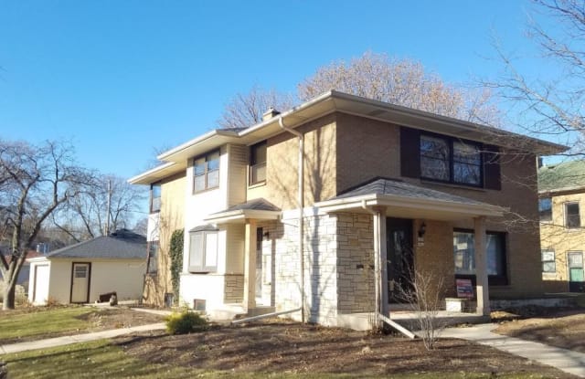 4401 N Sheffield Ave - 4401 North Sheffield Avenue, Shorewood, WI 53211