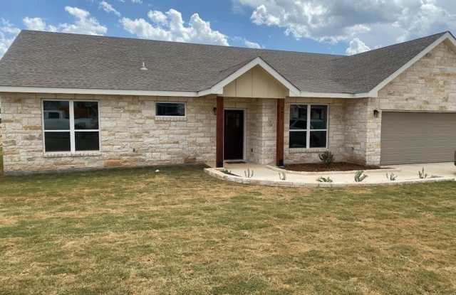 721 Madilynn Ct - 721 Madilynn Ct, Fredericksburg, TX 78624